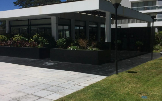 Edificio Jardines del Country Piso 19