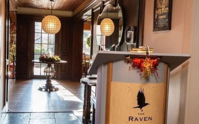 The Raven Resort