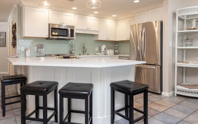 Phoenix X 609 3 Bedroom Condo