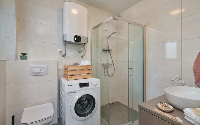 Irena Apartments