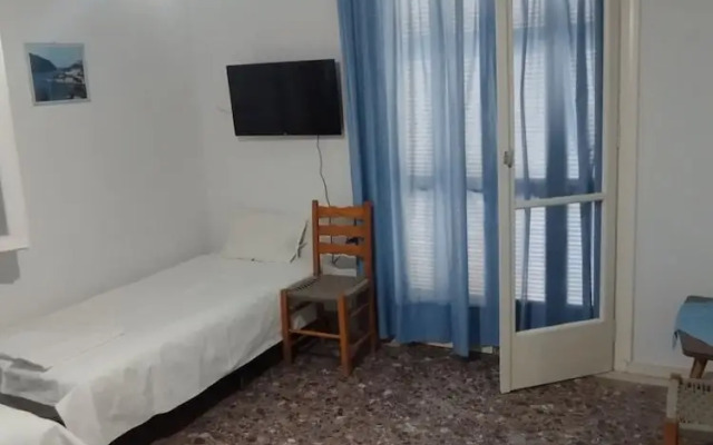 Frinda Studio Next to the sea