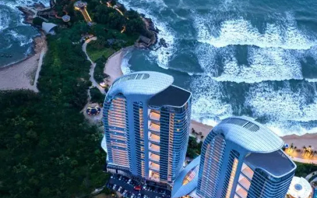 Salt Crystal Hotel By RìChū