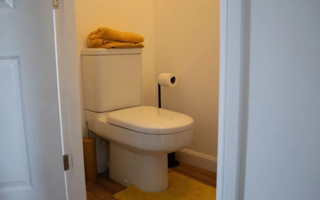 Cosy 2-bed House in Nottingham