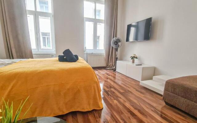 Peaceful 1BR Apt. near Metro Station Längenfeldg.