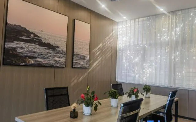 Yuehao Hotel (Ningguo High-Speed Railway Station)