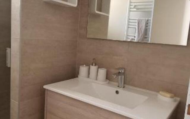 Charmant T2 Coeur de Village Avec Stationnement