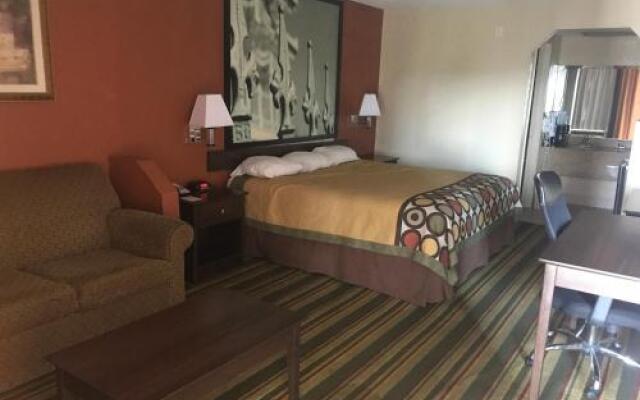 Super 8 Monroe