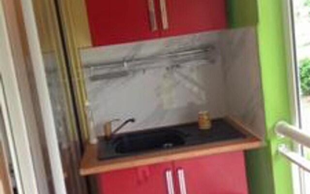 Studio in Le Moule, with Enclosed Garden And Wifi