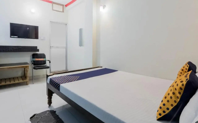 Hotel Sri Hari by OYO Rooms