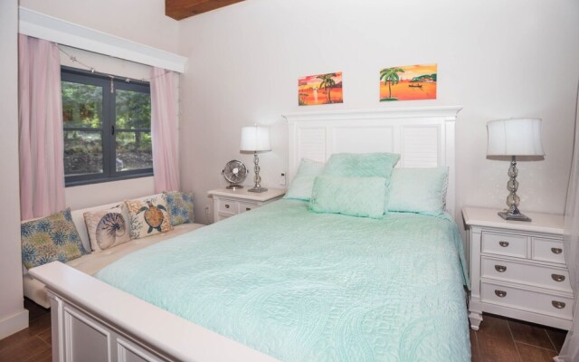 Casa Catarata 3 Bedroom Home by RedAwning