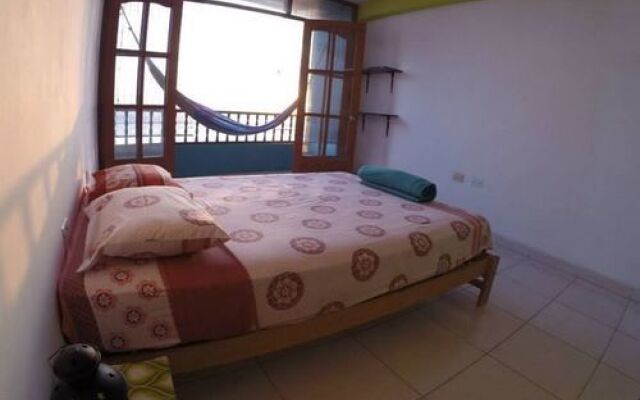 Frogs Surf Hostel Huanchaco