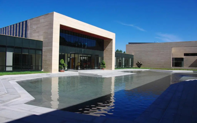 Imperial Palace Hotel