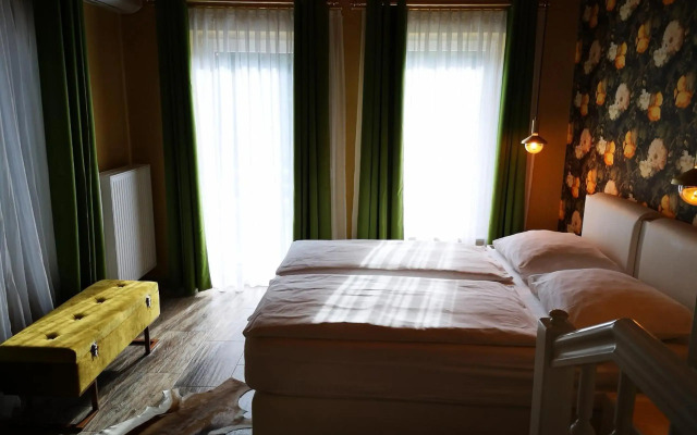 Goldener Hahn Apartments