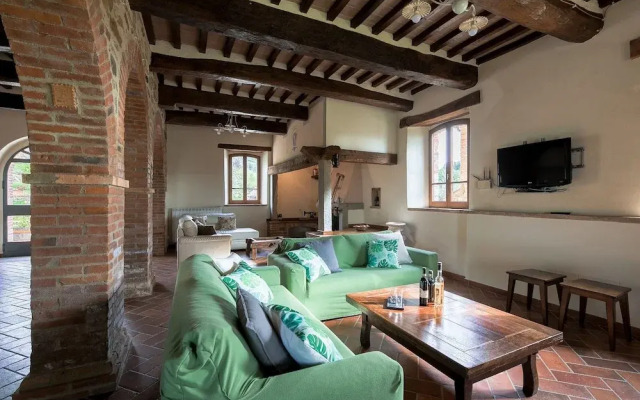 Villa in Umbria With Saltwater Pool