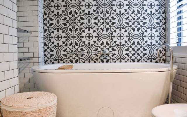 Beautiful Beachside Apartment in Bondi