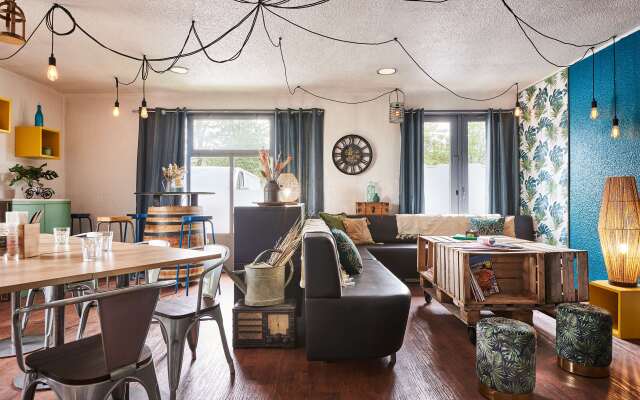 Kyriad Direct Le Bourget - Gonesse