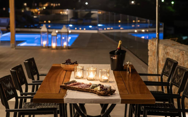 Blue Senses Villas Next to the Beach Heated Pool