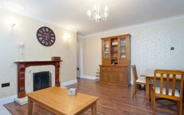 1 Bedroom Apartment On St Stephen's Green