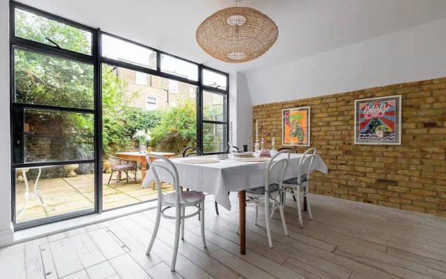 Radipole Road IV by Onefinestay