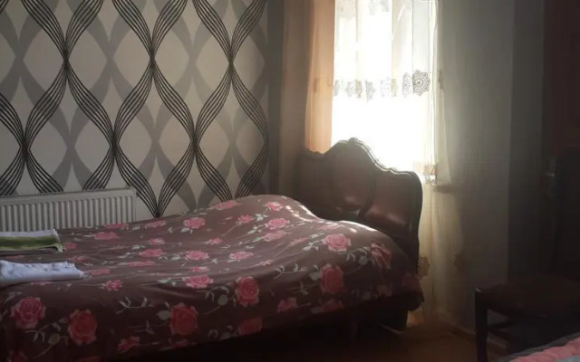 Gio's Guest House