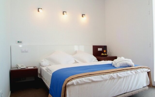 Azul Playa Apartments