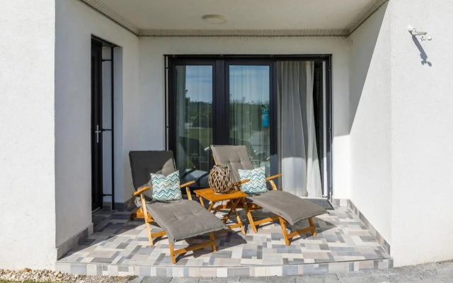 Royal Cafe Apartman