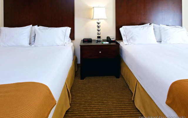 Holiday Inn Express Hotel & Suites Cleburne by IHG