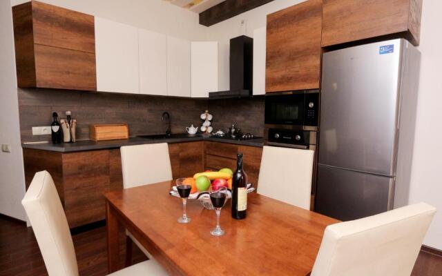 Freedom Square Apartment