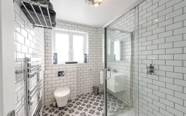 Prime Pimlico 3 Bedroom Flat With Roof Terrace