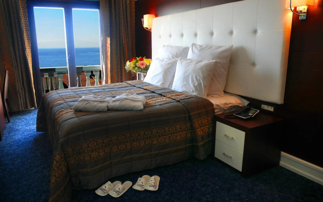 Paradise Island Hotel