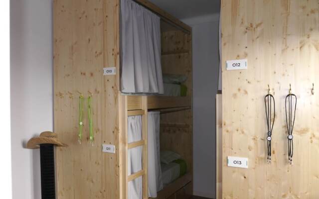 INCOSTA Hostel