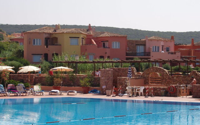 Calarossa Village