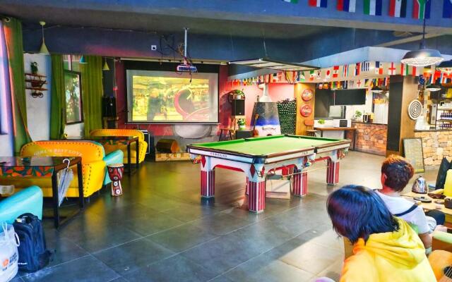 Comma Travel International Youth Hotel