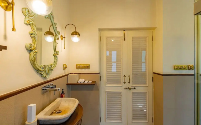 Loto Bianco by Hireavilla -4br w Pvt Pool Siolim
