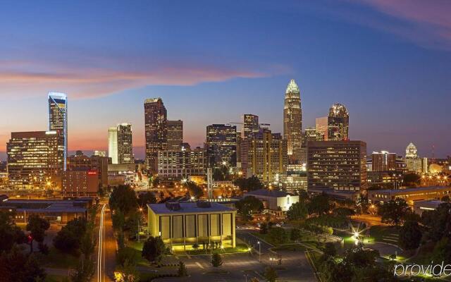 Sheraton Charlotte Hotel