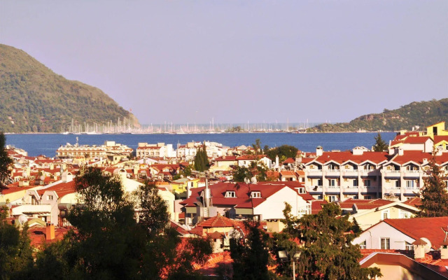 Mustis Royal Plaza Hotel