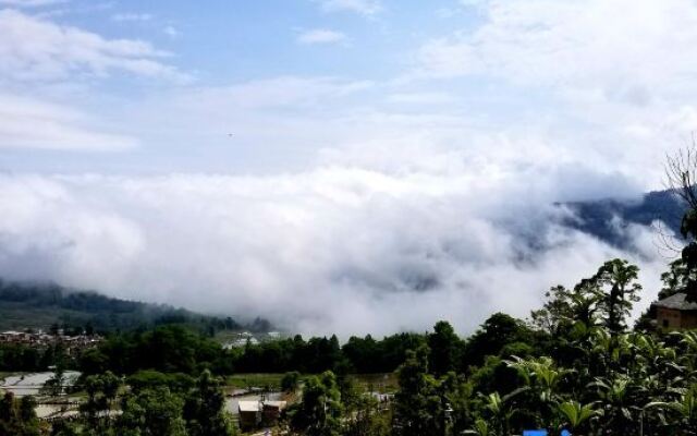 Xinlv Time Inn (Yuanyang Terraced Field Scenic Area)