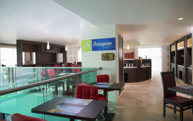 Holiday Inn Express & Suites Queretaro