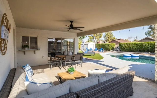 Scottsdale Waltann 3 Bedroom Home by RedAwning