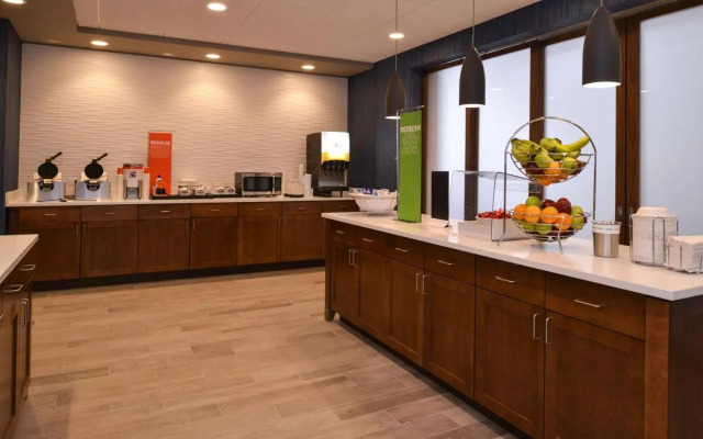 Hampton Inn & Suites Cincinnati-Mason