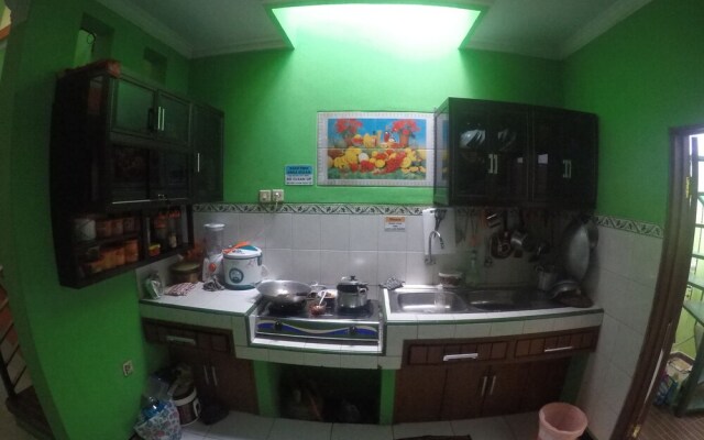 Dhika Adventure - Hostel