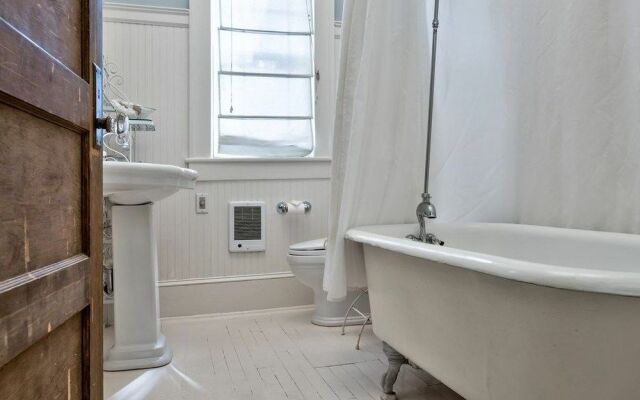 Hill House Bed and Breakfast