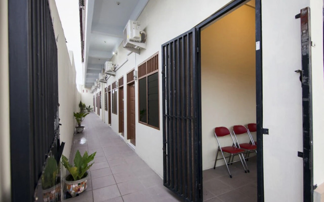 OYO 885 Tangkul Residence