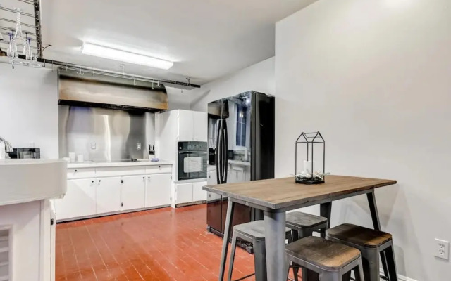 Galveston Historic Strand Loft 201