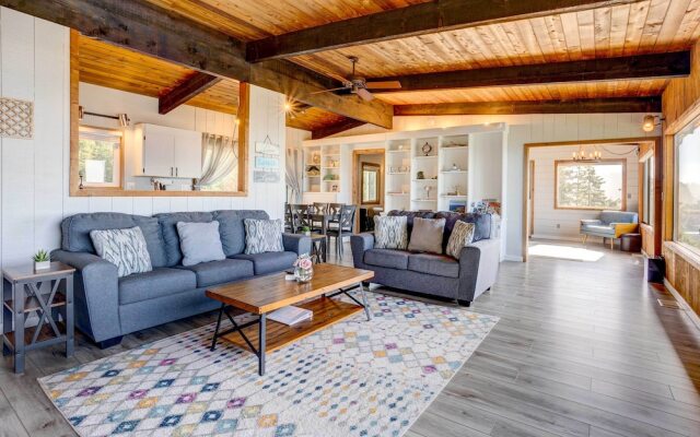 'ocean Vista' Gold Beach Getaway!