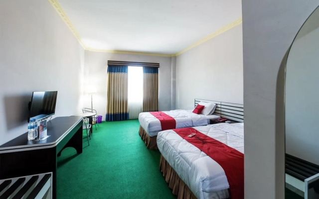 RedDoorz @ Brother Homestay Kupang