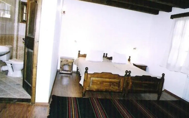 Kostadinovi Kashti Complex