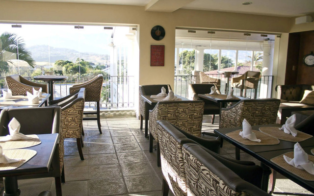La Riviera Hotel B&B