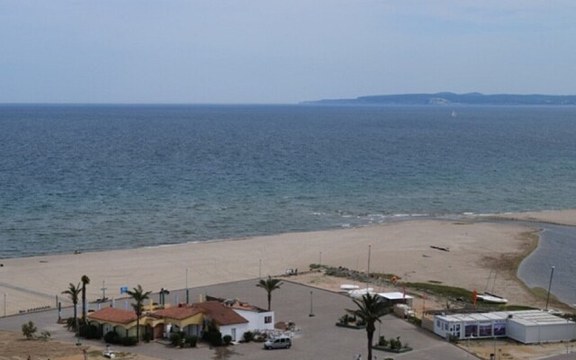 301-estudio en Primera Linea de Playa