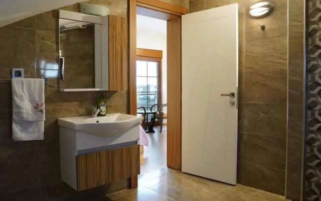 Gorgeous Villa With Private Pool in Antalya 1